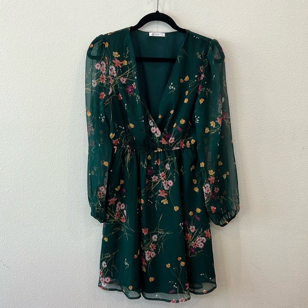 Cupshe V Neck Chiffon Green Floral w/Sheer Long Sleeve Summer Dress
Women’s szM